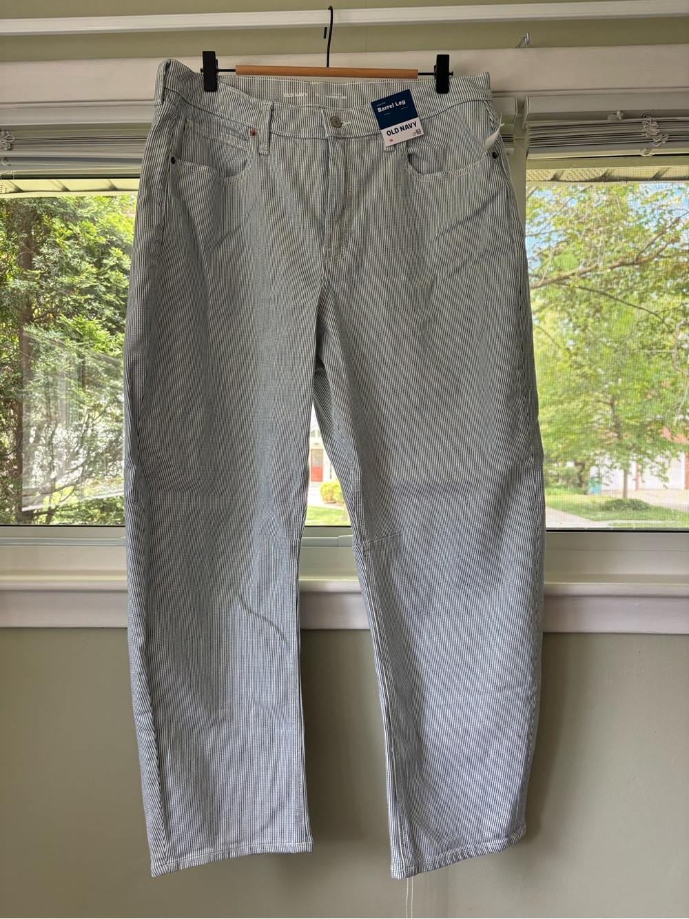 NWT Old Navy Womens Light Blue Pinstripe Barrel leg jeans